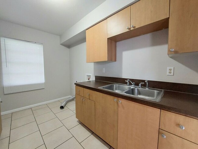 Building Photo - 124 Rebecca Ln