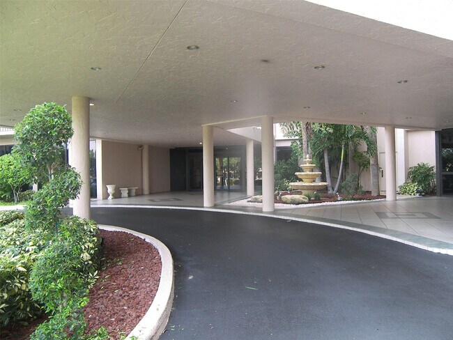 Building Photo - 5000 N Ocean Dr