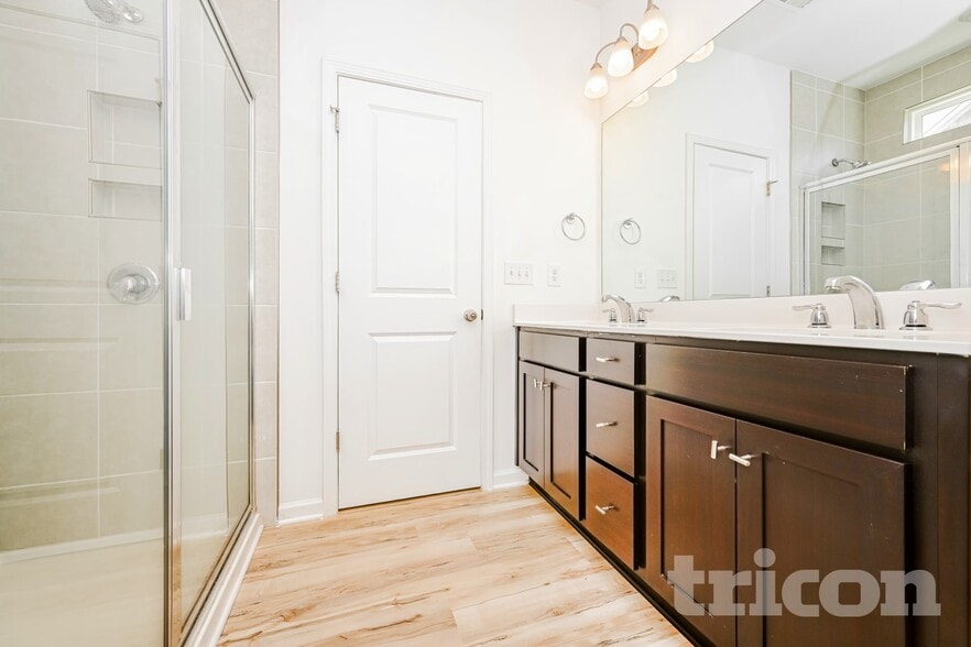 Building Photo - 424 Freeport Wy