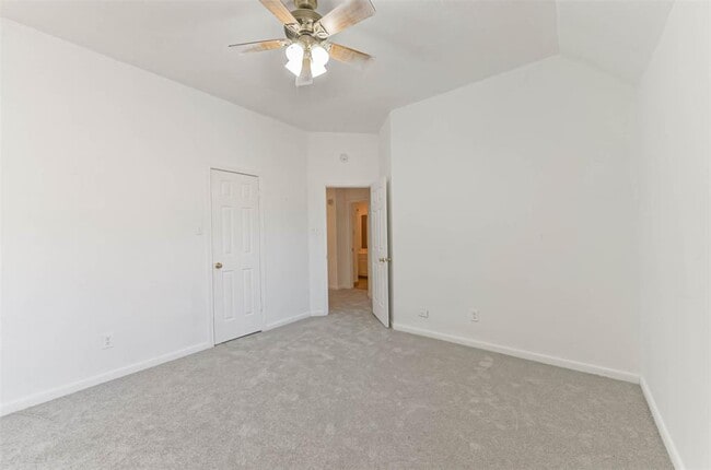 Building Photo - 15206 Evergreen Knoll Ln