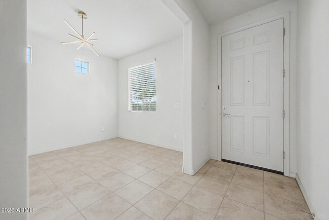 Building Photo - 8954 W San Juan Ave