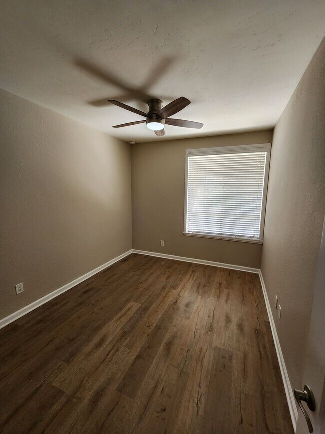 Building Photo - $500 OFF First Month Rent - Mira Mesa - Ca...