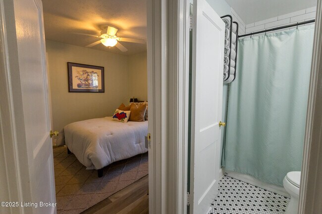 Building Photo - 720 Gheens Ave