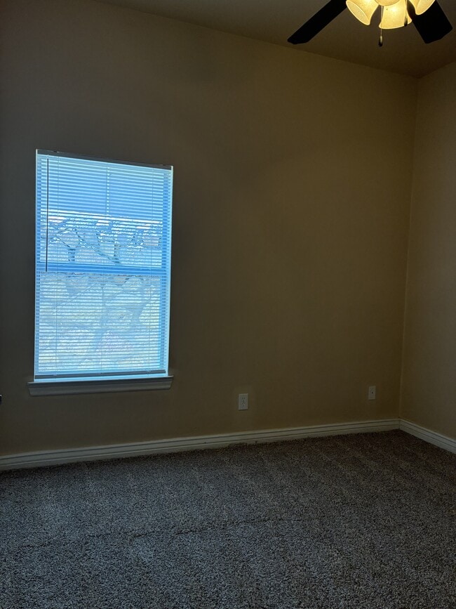 Building Photo - 5545 Manuel Moreno Dr