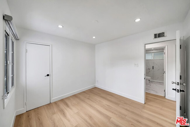 Building Photo - 20619 Clark St
