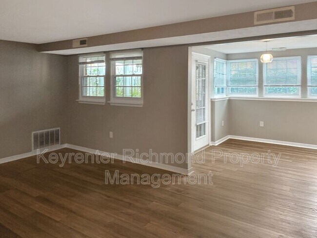 Building Photo - 9373 Man-O-War Ct