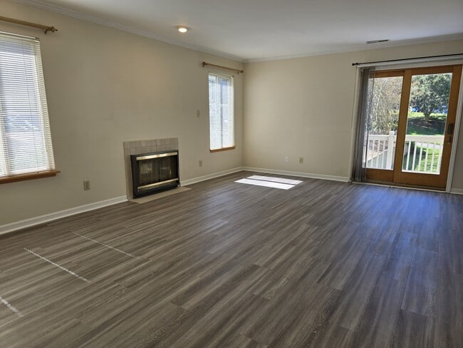 Building Photo - 6129 Old Plank Rd
