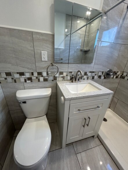 Building Photo - 14520 Harvey Ave