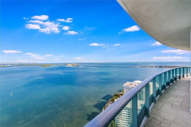 Building Photo - 1331 Brickell Bay Dr