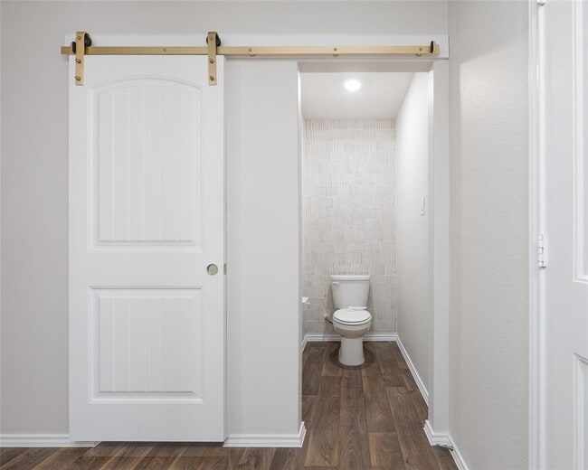 Building Photo - 105 Black Wolf Run