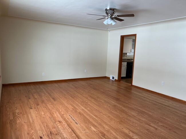 Building Photo - 2813 Hamman Dr