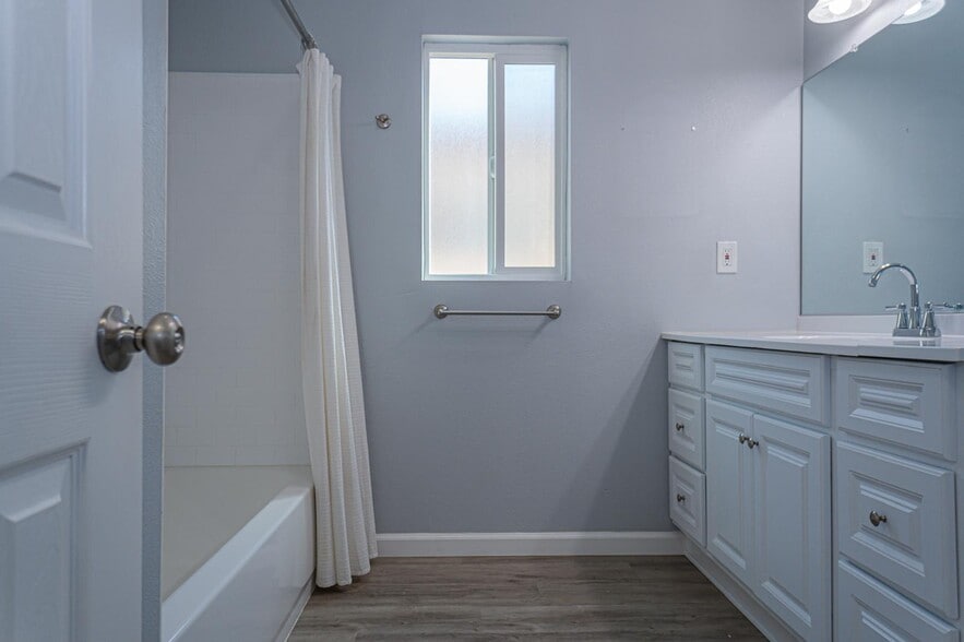 Building Photo - 158 W Del Amo Blvd