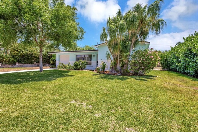 Building Photo - 3837 NE Melba Dr