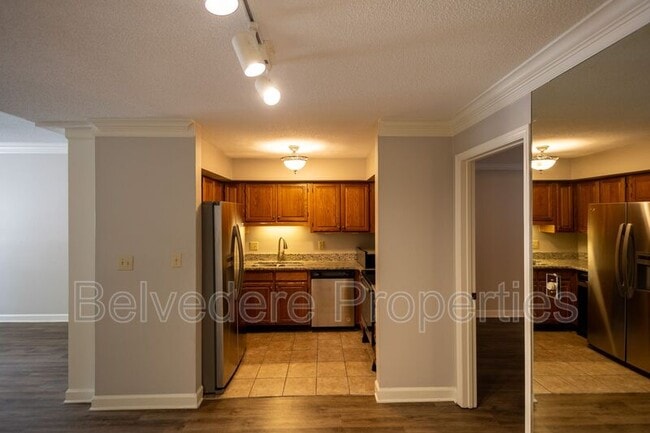Building Photo - 102 Wafco Ln
