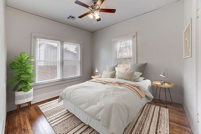 Building Photo - Charming 3/1 Near TU! Make this your new home!