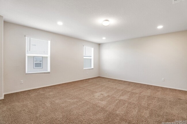 Building Photo - 2850 Lindenwood Run