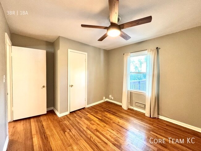 Building Photo - 5607 W 78th Terrace