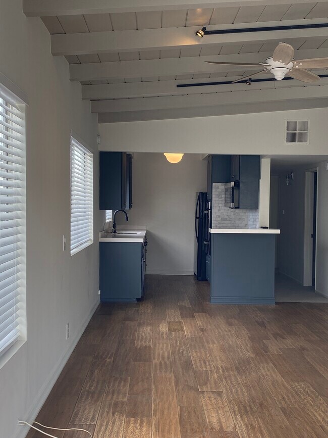 Kitchen - 117 Marine Ave