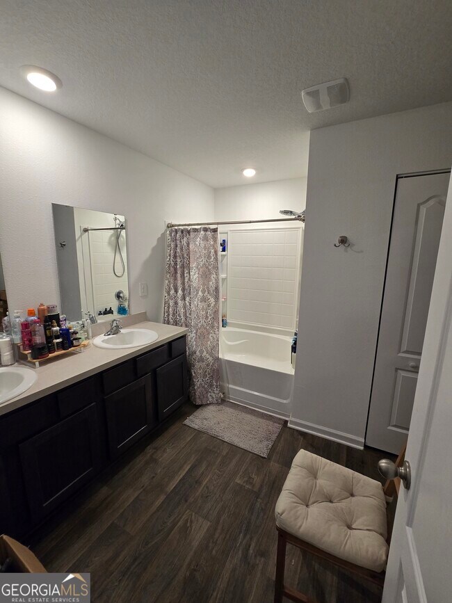 Building Photo - 108 Landing Blvd