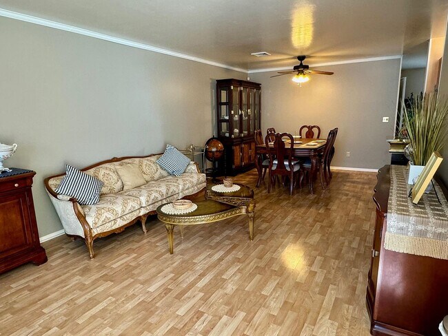 Building Photo - 2 Deer Ct Dr