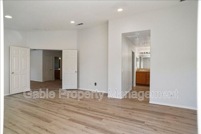 Building Photo - 29620 Teasedale Pl