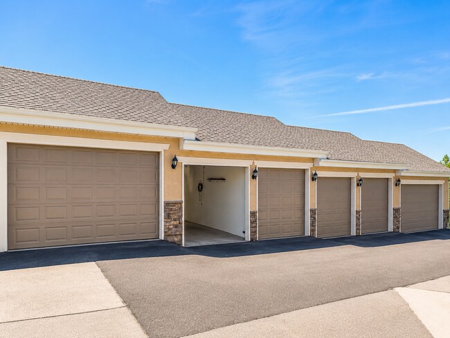 Building Photo - 91 W Springview Dr