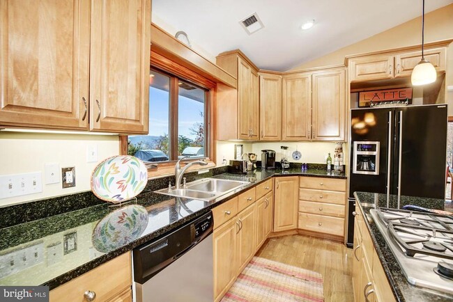 Building Photo - 209 Winchester Beach Dr