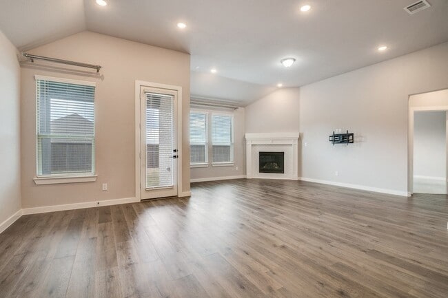 Building Photo - 7015 Hopper Ct