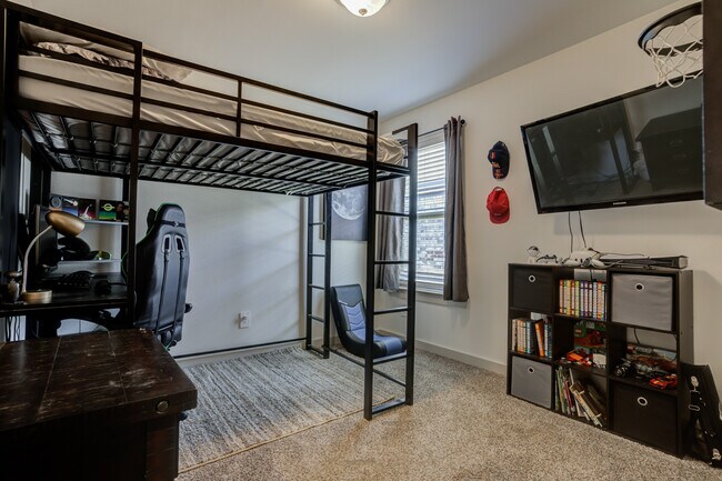 Building Photo - 2323 149th St