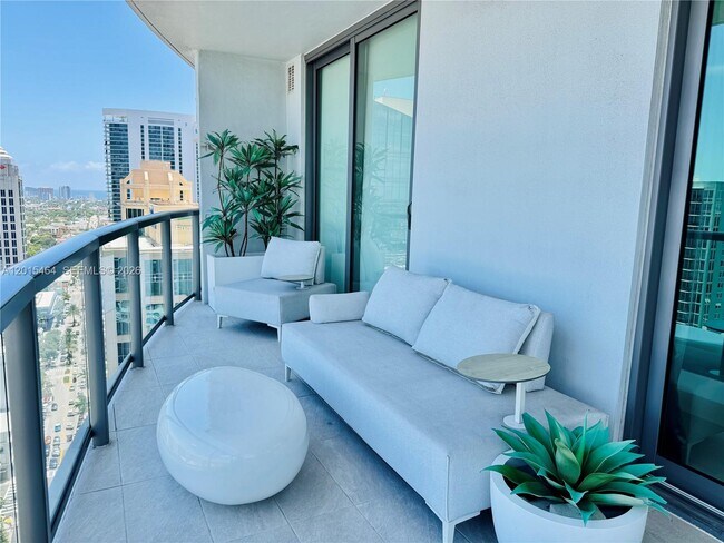 Building Photo - 100 E Las Olas Blvd