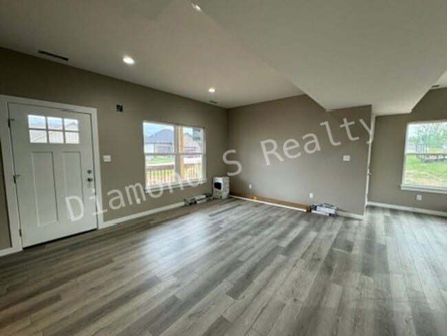 Building Photo - Gorgeous Two-Story Home Available Early July - 4 Bed/2.5 Bath
