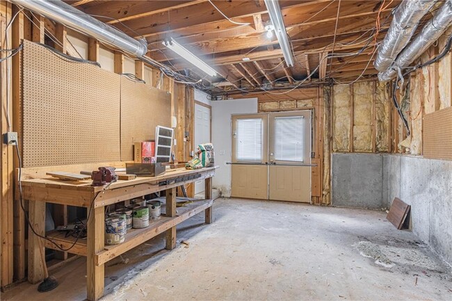 Building Photo - 5646 Nottingham Dr NW