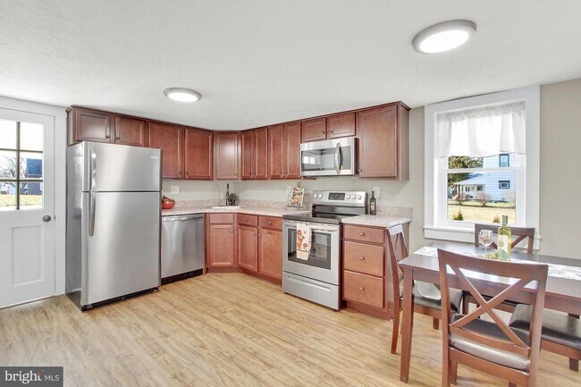 Building Photo - Charming 2 Bedroom, 1 Bath Single Family Home in Northeastern School District!!