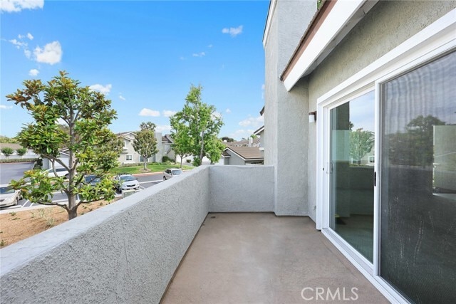 Building Photo - 549 Springbrook N