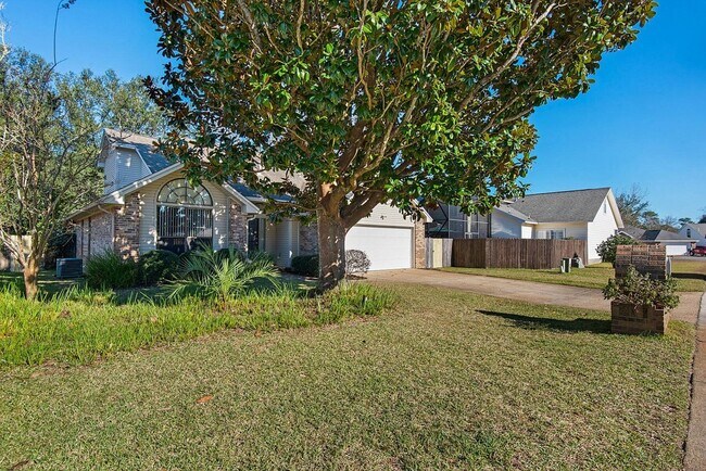 Building Photo - 407 Parkwood Pl