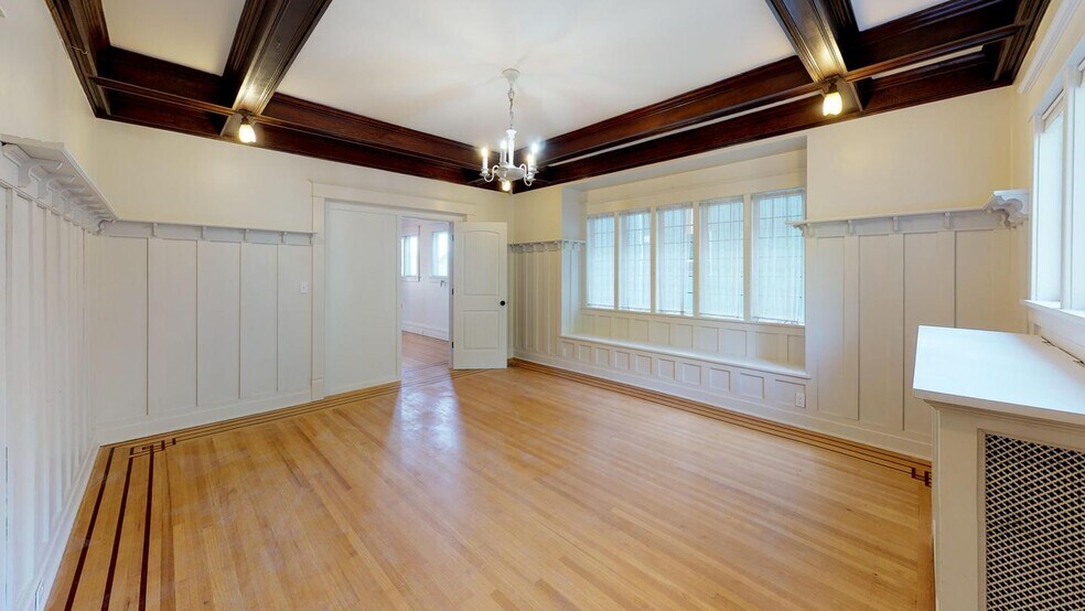 Building Photo - 806 N 48th St