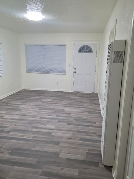 Building Photo - 9208 Park St