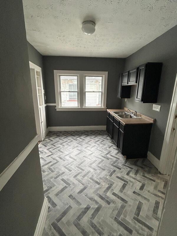 Building Photo - 13818 Durkee Ave