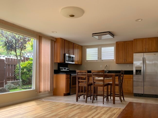 Building Photo - 2349 Palolo Ave