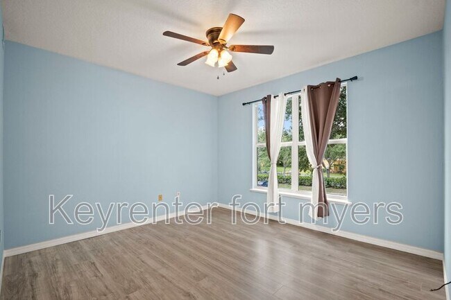 Building Photo - 11530 Villa Grand