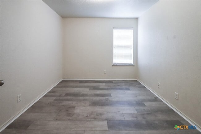 Building Photo - 3102 Ida Dr