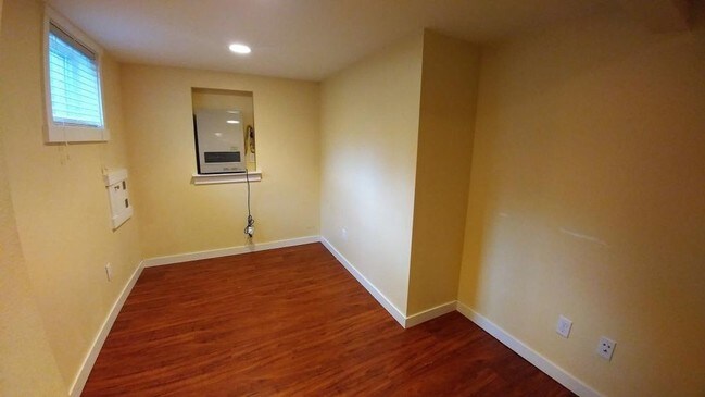 Building Photo - Amazing Ravenna Duplex-All Utilities Included