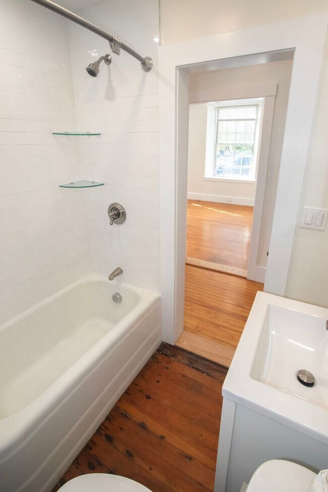 Building Photo - 57 Marcy St