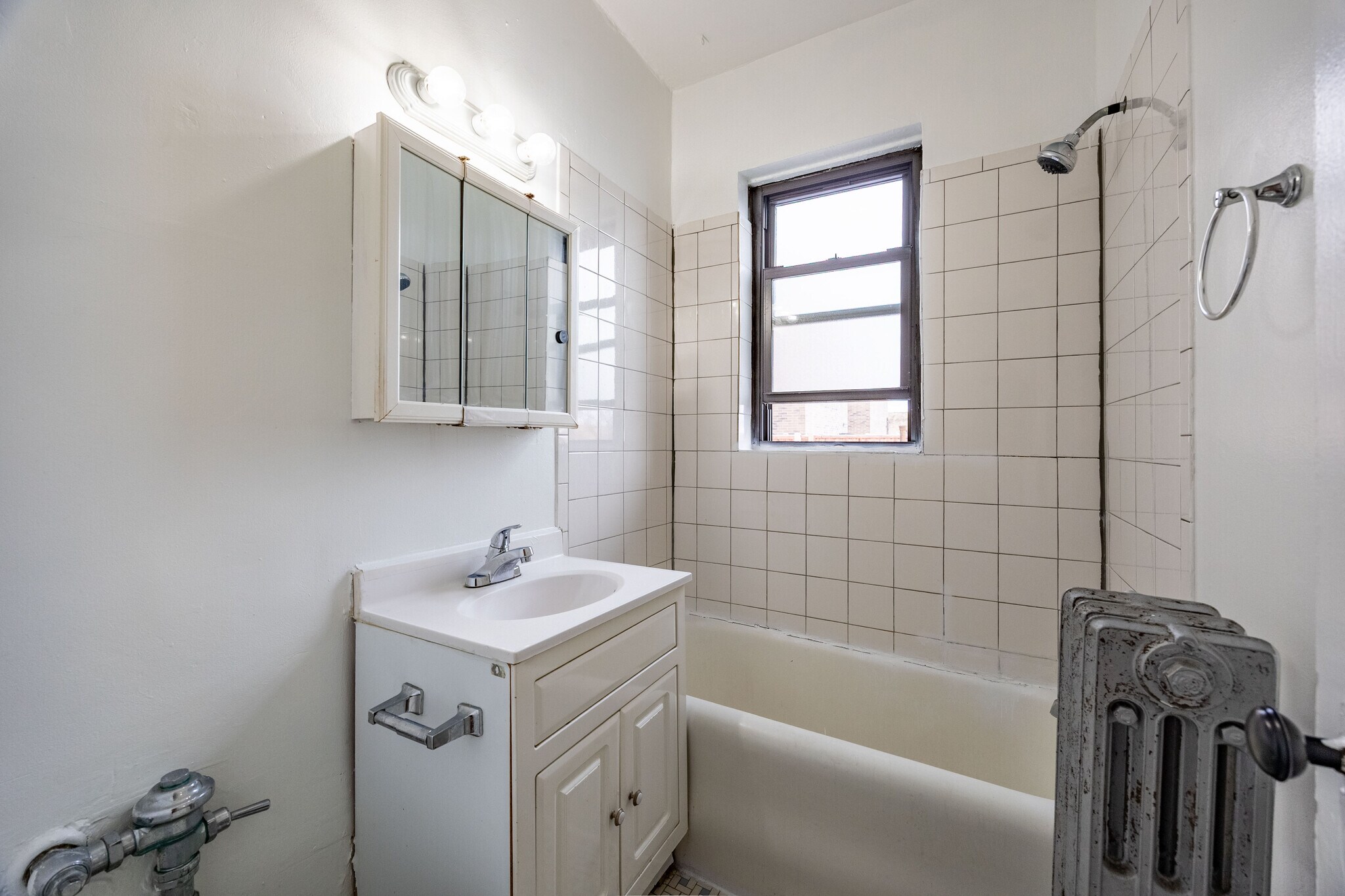 Building Photo - 4828 N Damen Ave