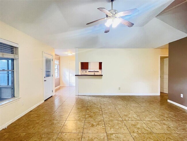 Building Photo - 2503 Radcliffe Dr