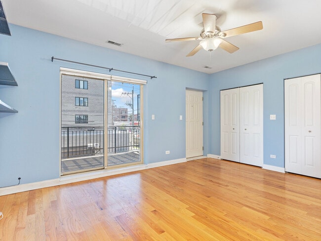 Building Photo - 1617 N Artesian Ave