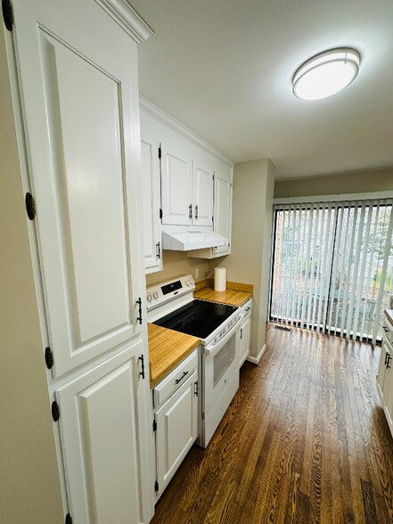 Building Photo - 713 Autumn Trce