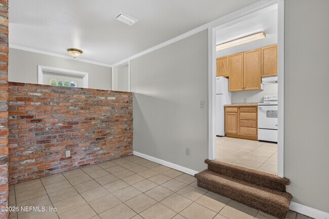 Building Photo - 2618 Arlex Dr E