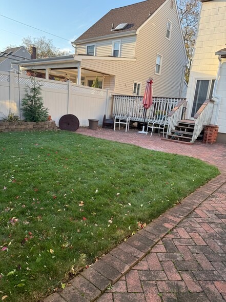 Building Photo - 283 Houston Ave