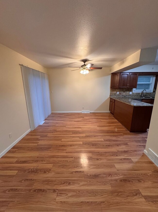 Building Photo - 4759 Logan Arms Dr